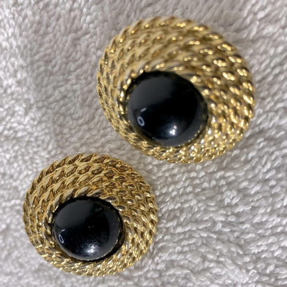Vintage Gold Tone Rope Circles With Black Centres Clip On Earrings - Picture 4 of 7